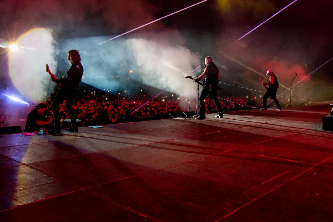 Photo gallery from the gig in Quito, Ecuador shot on October 29, 2016